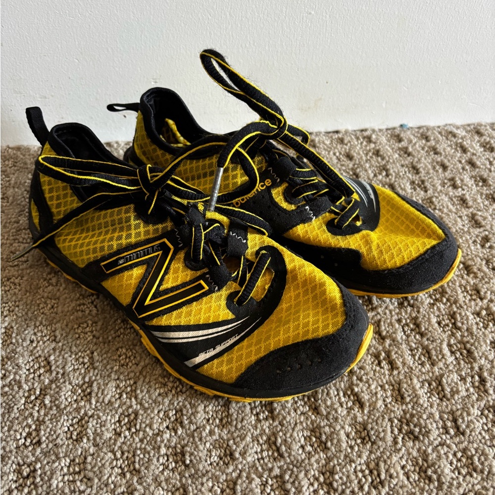 New Balance Minimus Kids Yellow and Black Lightweight Sneaker